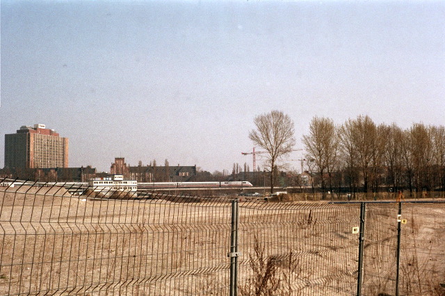 ICE train passing east of Lehrter Station