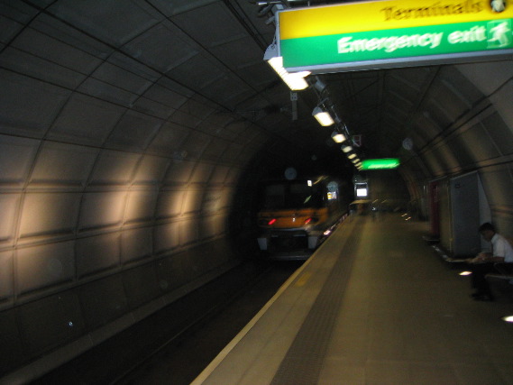Heathrow Express Term 1 to Term 4